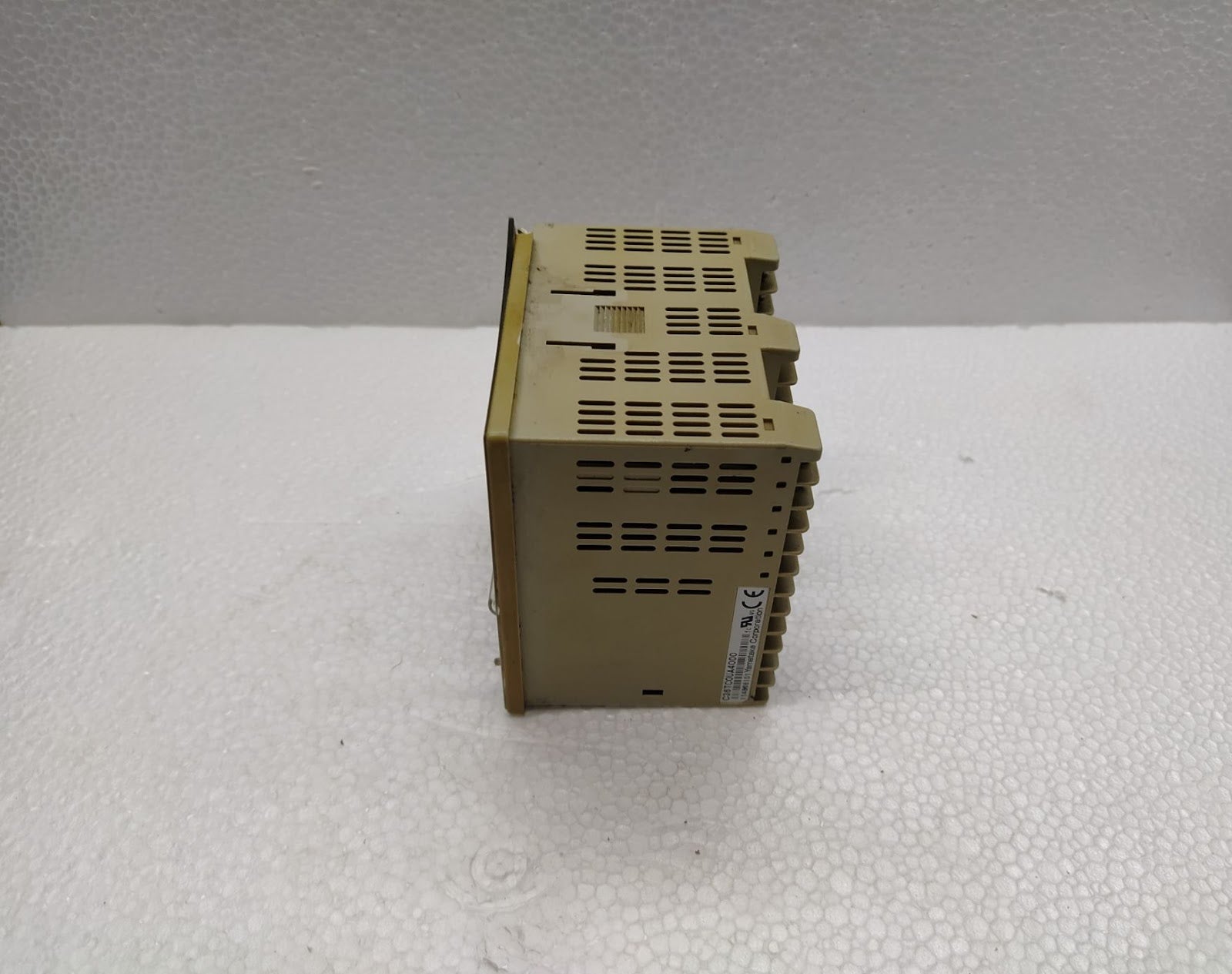 Yamatake Azbil SDC 36 Digital Indicating Controller C36TC0UA4000