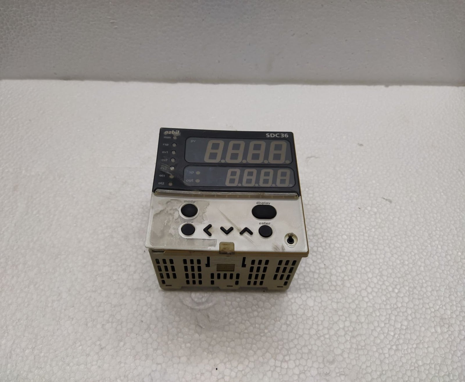 Yamatake Azbil SDC 36 Digital Indicating Controller C36TC0UA4000