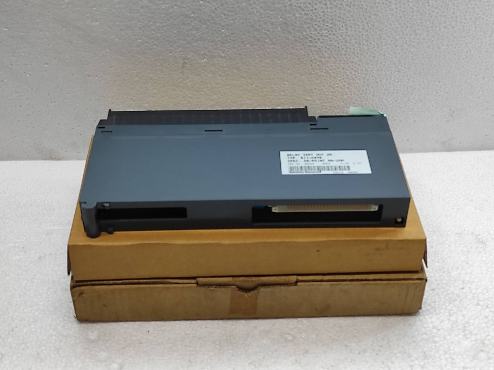 YAMATAKE HONEYWELL 511-0276 RELAY 32PT OUT 2A 5110276