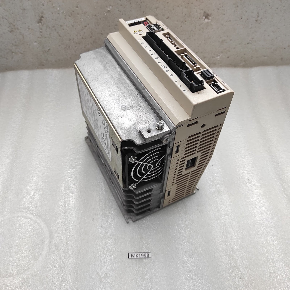 YASKAWA SGDV-1R9D11A020000 SERVOPACK