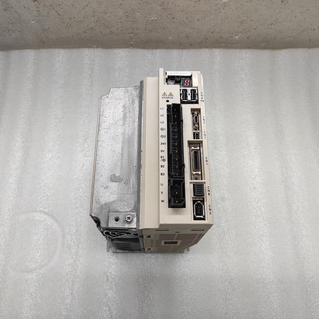 YASKAWA SGDV-1R9D11A020000 SERVOPACK