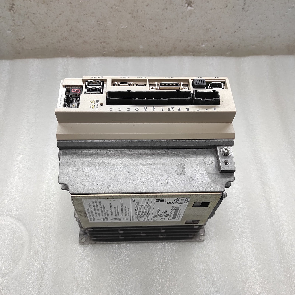 YASKAWA SGDV-1R9D11A020000 SERVOPACK