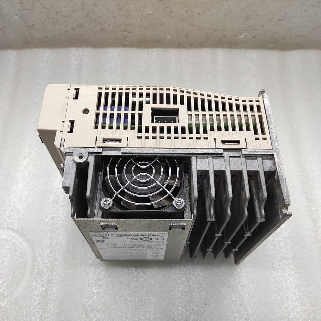 YASKAWA SGDV-1R9D11A020000 SERVOPACK