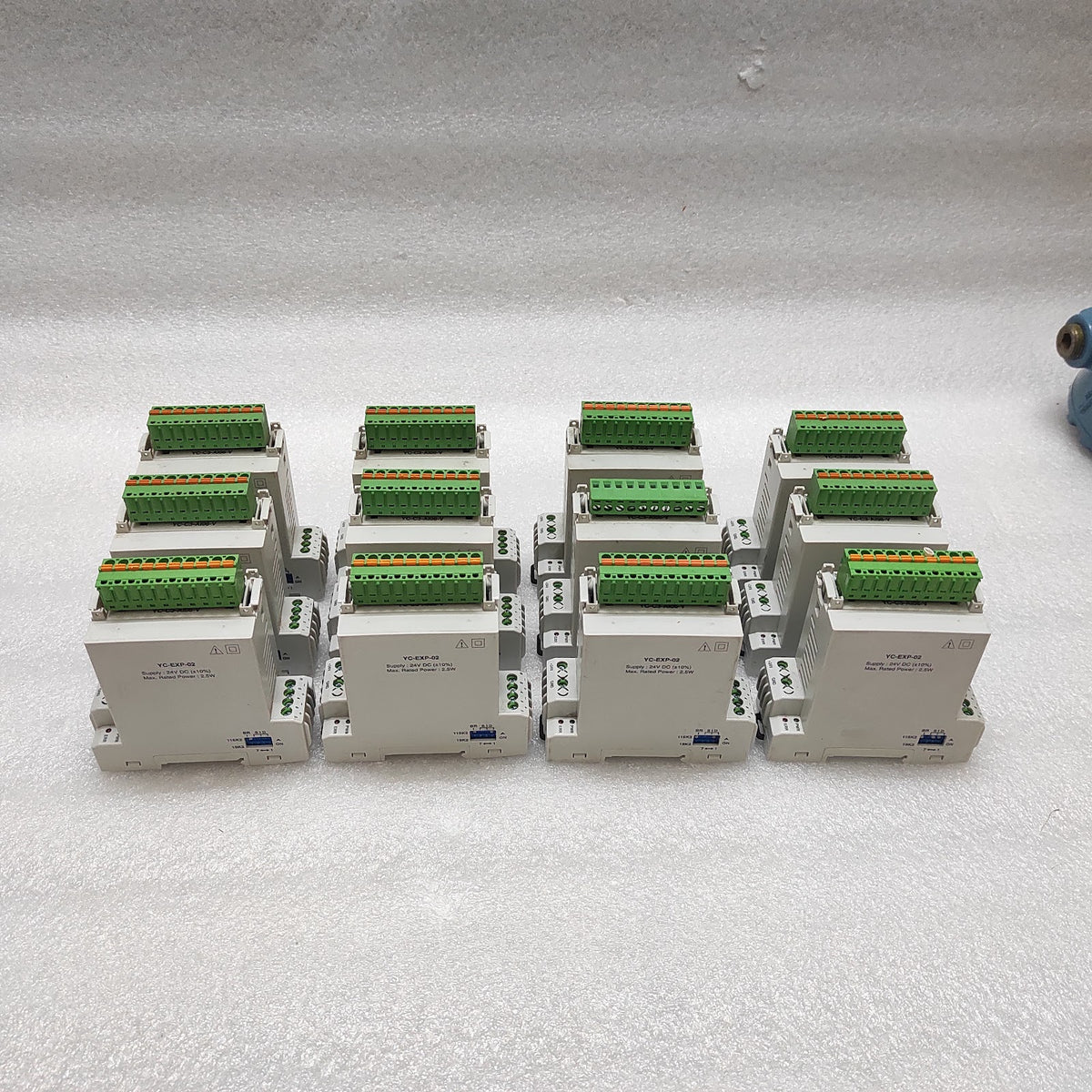 YC-EXP-02 24VDC YC-C3-AI06-V