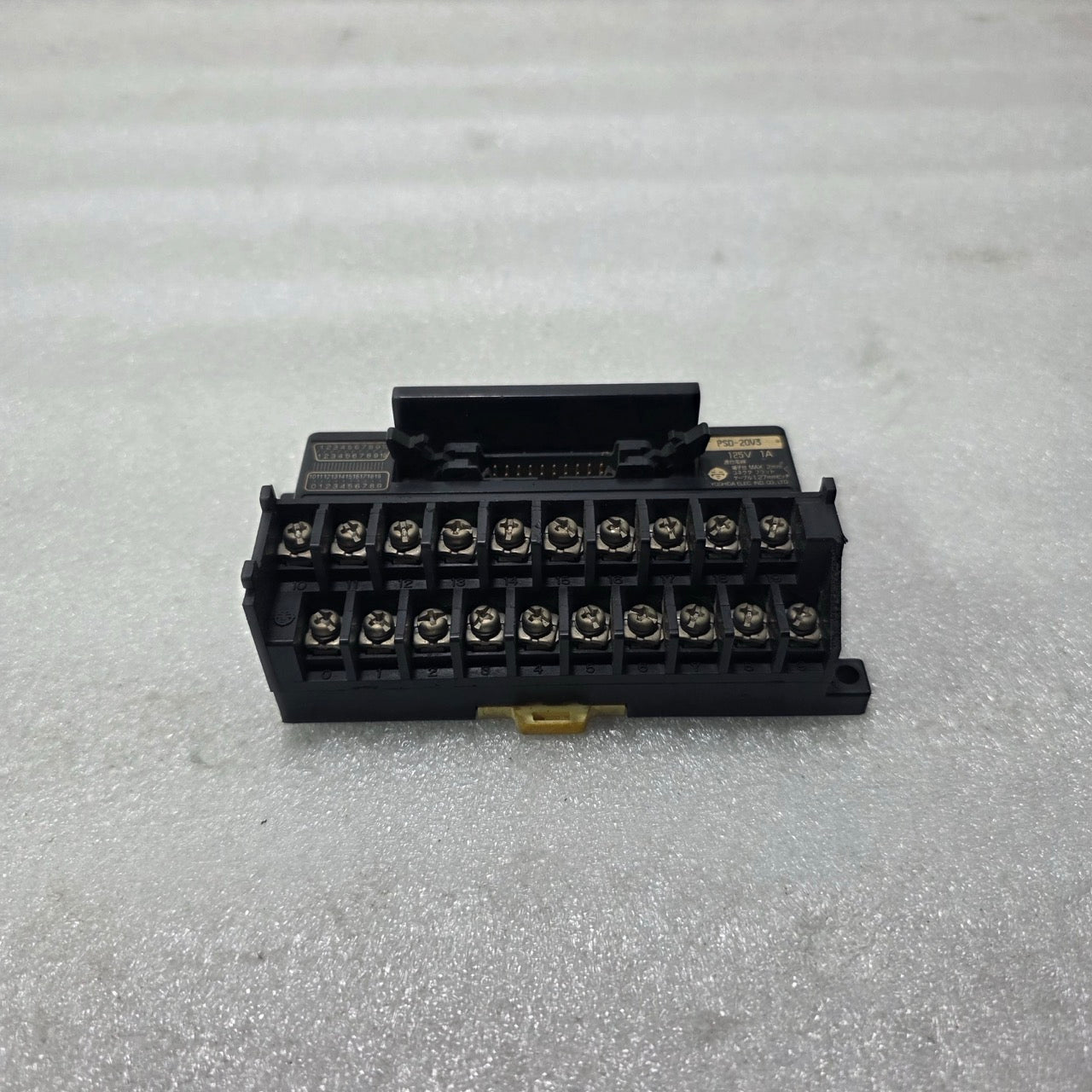 YOSHIDA ELEC PSD-20V3 PLC I/O TERMINAL BLOCK BOARD 20 POINT 125V 1A