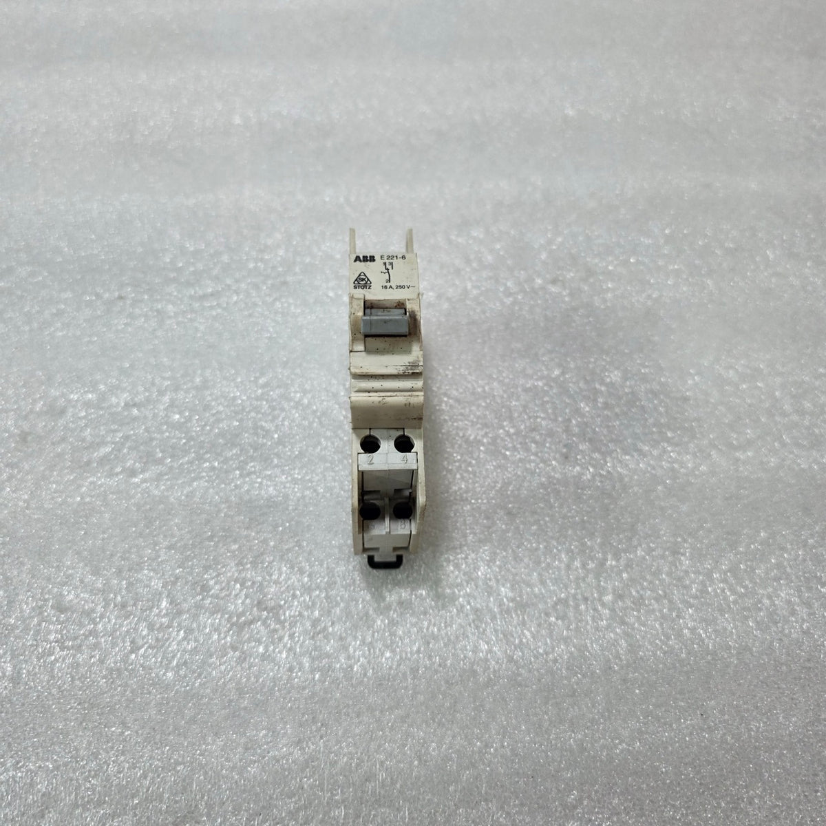ABB E221-6 16A ISOLATOR AUXILIARY CONTACT SWITCH 250V