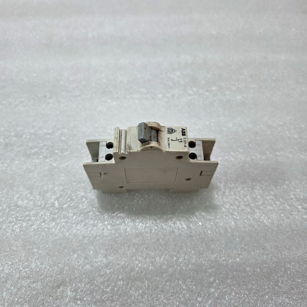 ABB E221-6 16A ISOLATOR AUXILIARY CONTACT SWITCH 250V