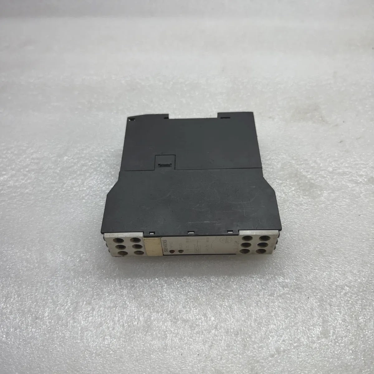 SIEMENS 3UN21 Thermistor Motor Protection Relay 220-240V 50/60Hz