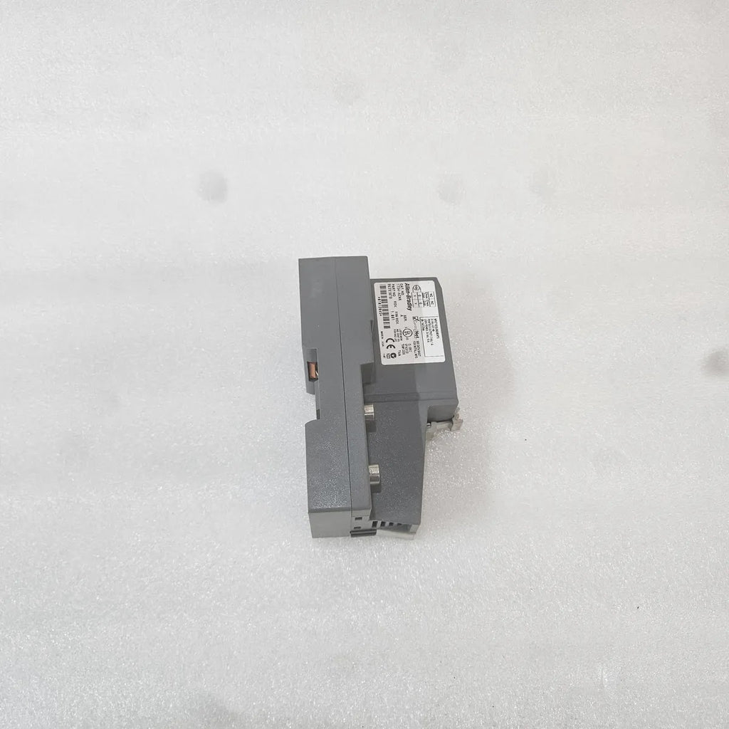 A Bradley 1734-ACNR Point I/O ControlNet Adapter 24Vdc