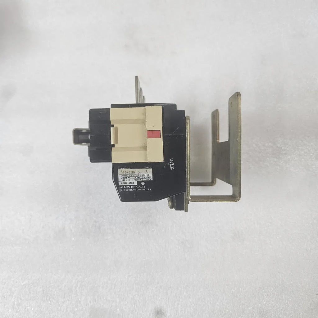 A Bradley 592-EOW16 Overload Relay NEMA A600 120-600V
