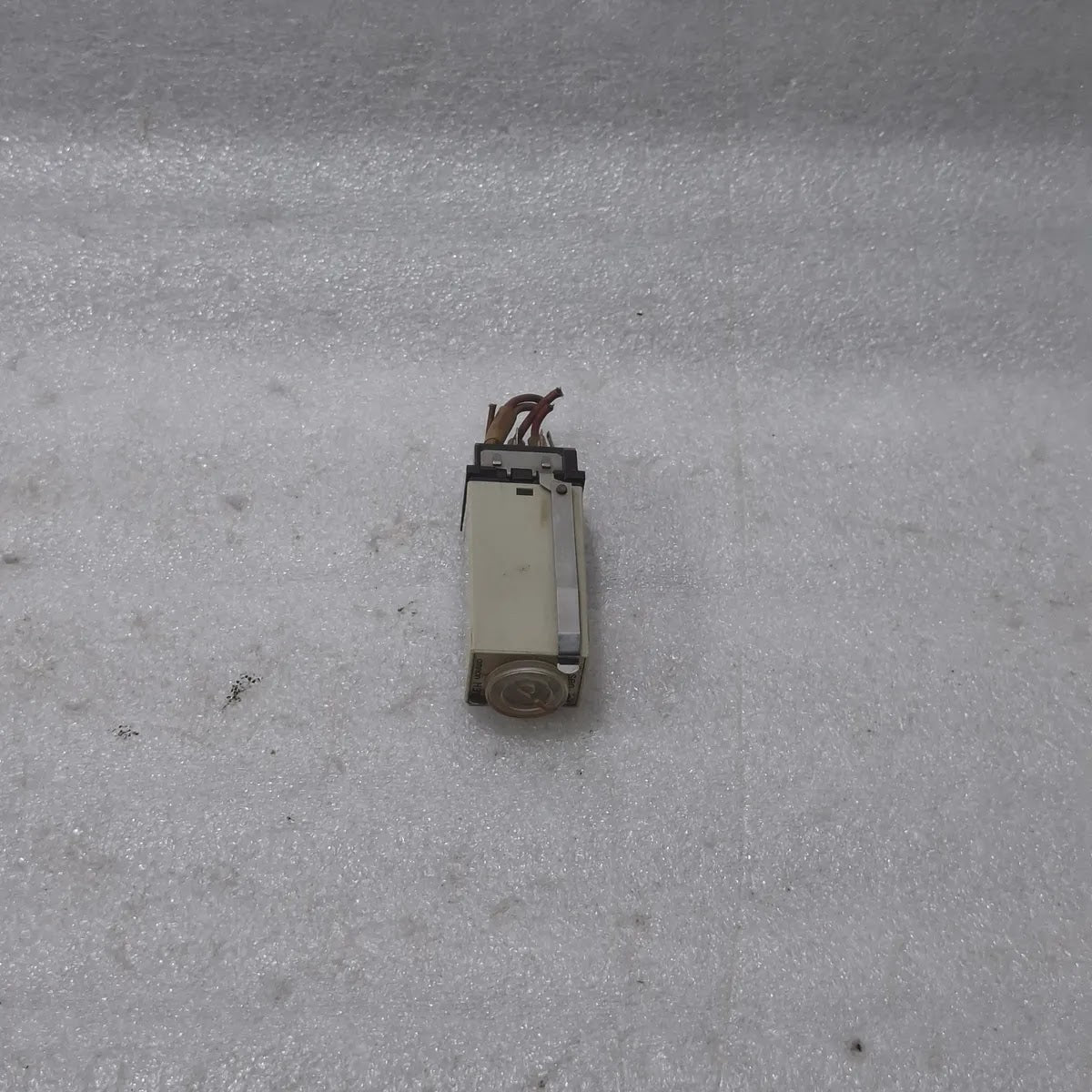 Omron H3Y-4- Timer 24VDC 3A 250VAC Resistive
