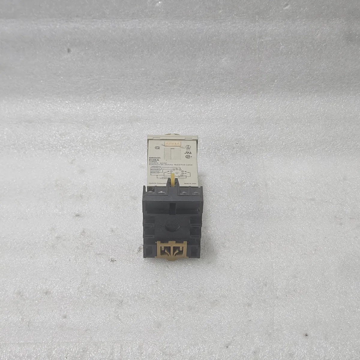 Omron H3BA Timer 24VDC 5A 250VAC with Socket Base