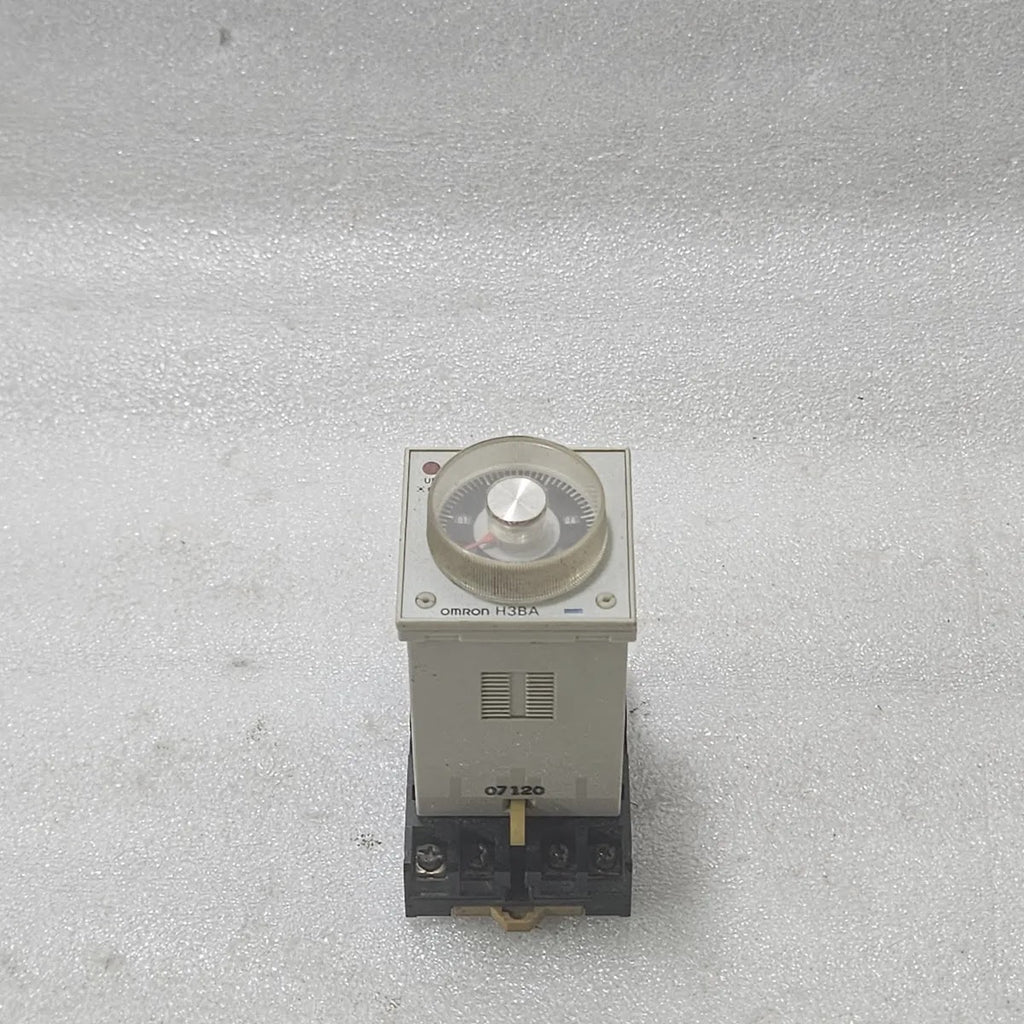 Omron H3BA-8H-305 Timer 100/110/120VAC 5A 250VAC Resistive