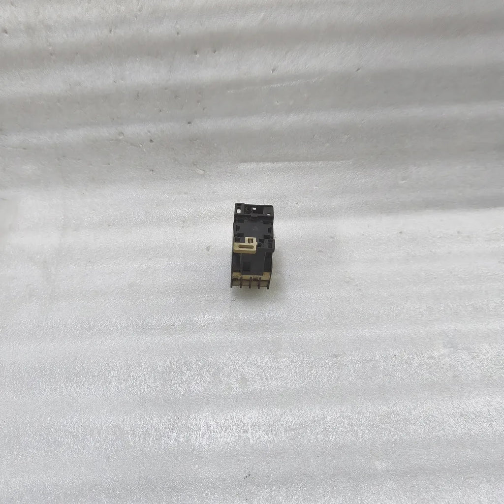 Telemecanique LC1 D09 10 Contactor 25A 660V Coil 110V 3-Pole IEC 947