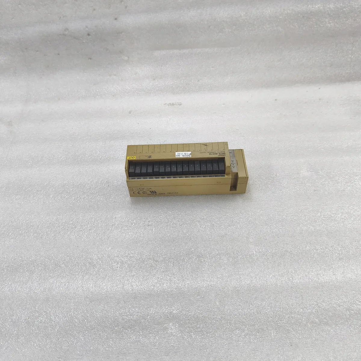 Omron SRT2-ROC16 Remote Terminal 24VDC Output Module CompoBus/S