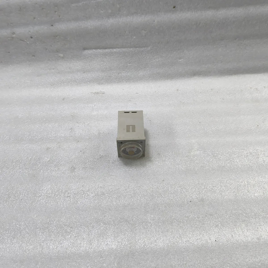 Omron H3BA-N8H Timer 110VAC 50/60Hz Contact 5A 250VAC Resistive Load