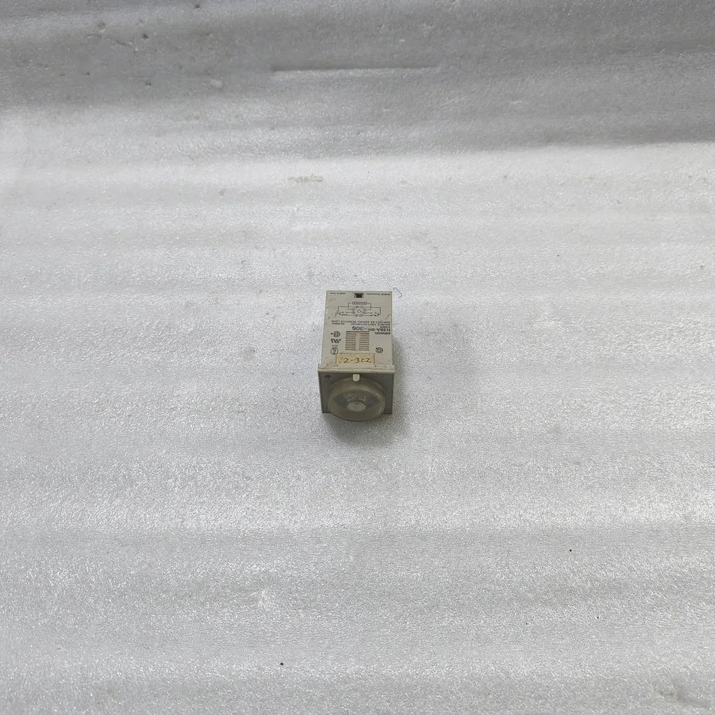 Omron H3BA-8H-305 Timer 100/110/120VAC 50/60Hz Contact 5A 250VAC