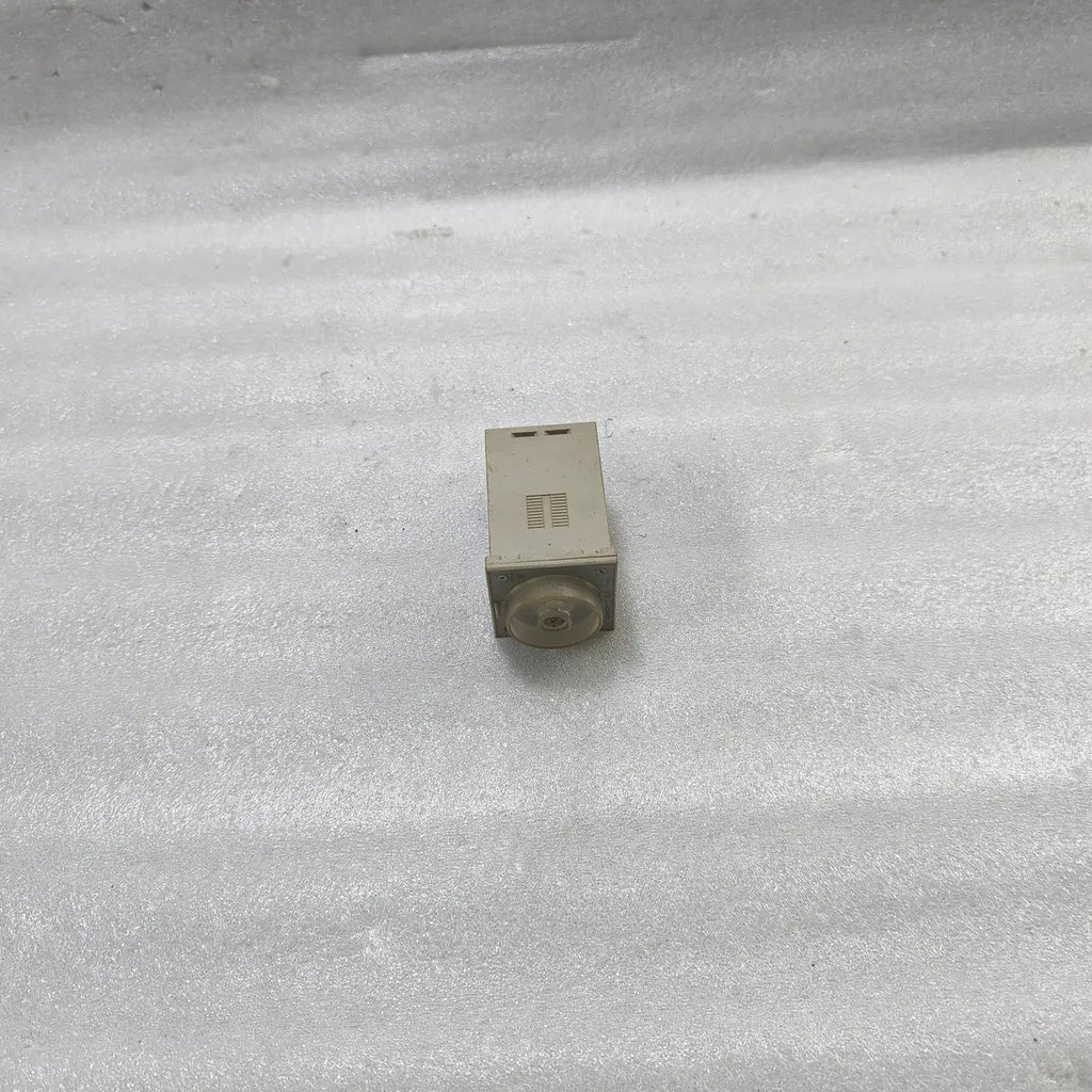Omron H3BA-305 Timer 100/110/120VAC 50/60Hz 5A 250VAC Resistive Load