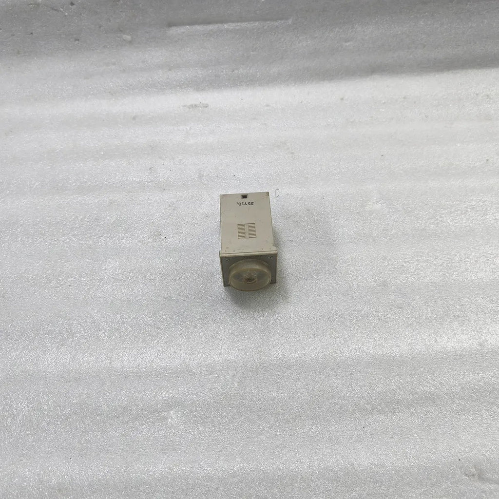 Omron H3BA-305 Timer 100/110/120VAC 50/60Hz 5A 250VAC Resistive Load