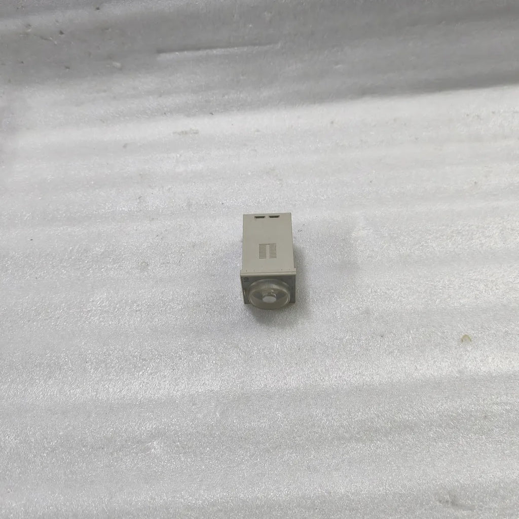 Omron H3BA-8H Timer 100/110/120VAC 50/60Hz 5A 250VAC 10sec Time Range