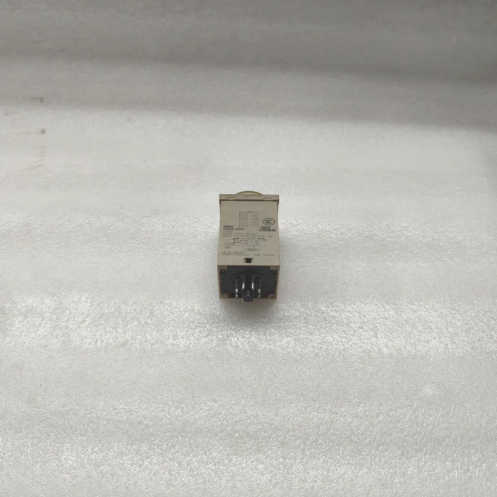 Omron H3BA-N8H Analog Timer Relay 220VAC 50/60Hz 5A 250VAC Resistive