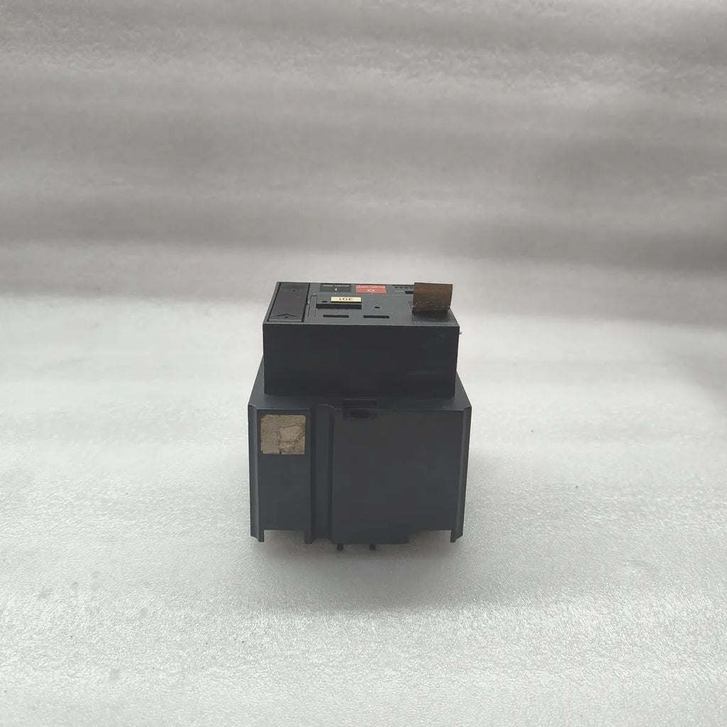 Merlin Gerin NS250N Compact Molded Case Circuit Breaker 750V Ui with UVR 250V