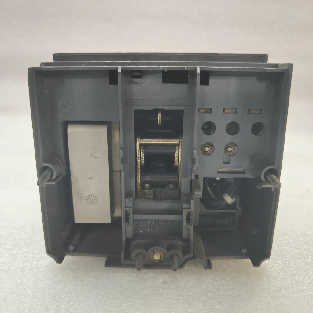 Merlin Gerin NS250N Compact Molded Case Circuit Breaker 750V Ui with UVR 250V