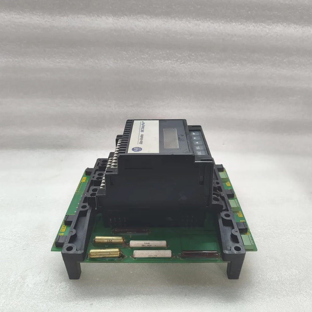 A Bradley SMC Dialog Plus 40888-490-01-B1FX Soft Starter Pump Controller