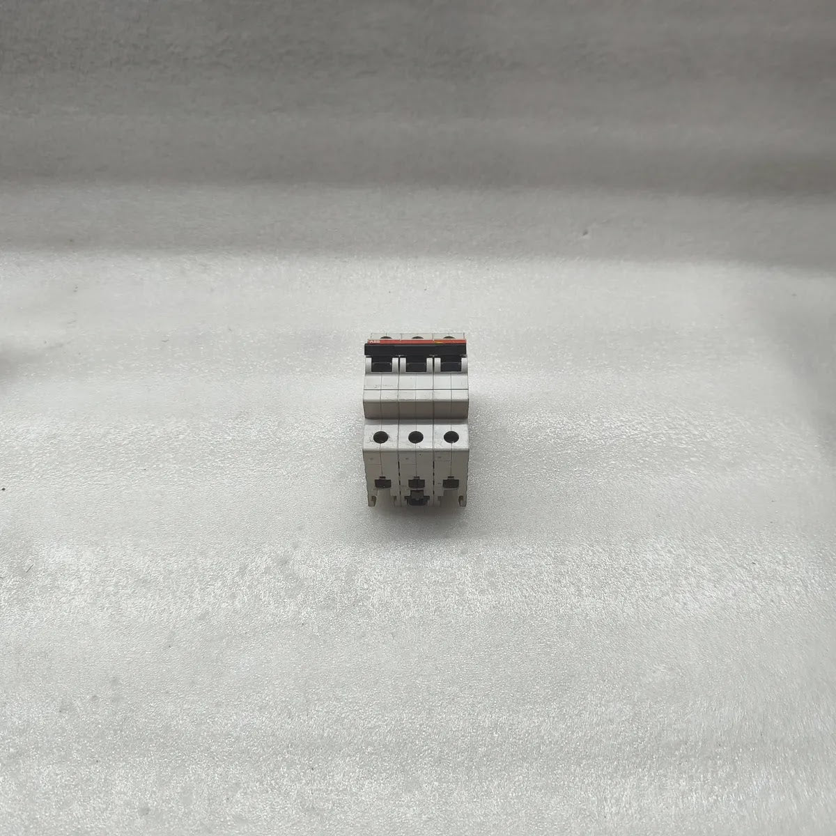 ABB SH203M C2 Miniature Circuit Breaker 2A 3-Pole 400V 10kA IEC/EN 60898-1