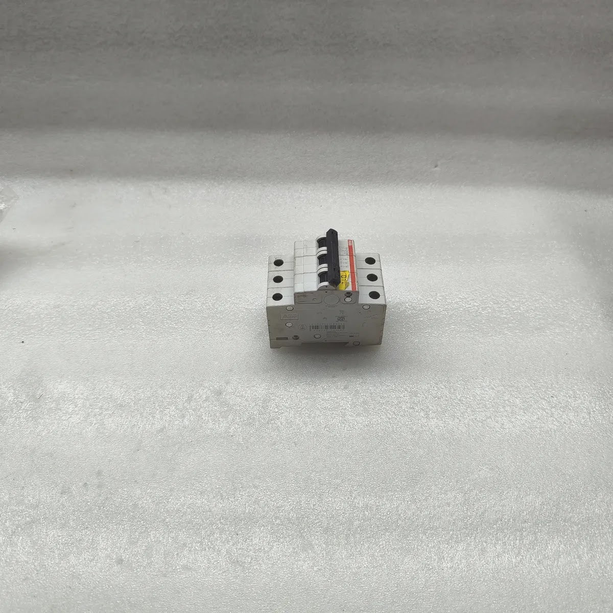 ABB SH203M C2 Miniature Circuit Breaker 2A 3-Pole 400V 10kA IEC/EN 60898-1