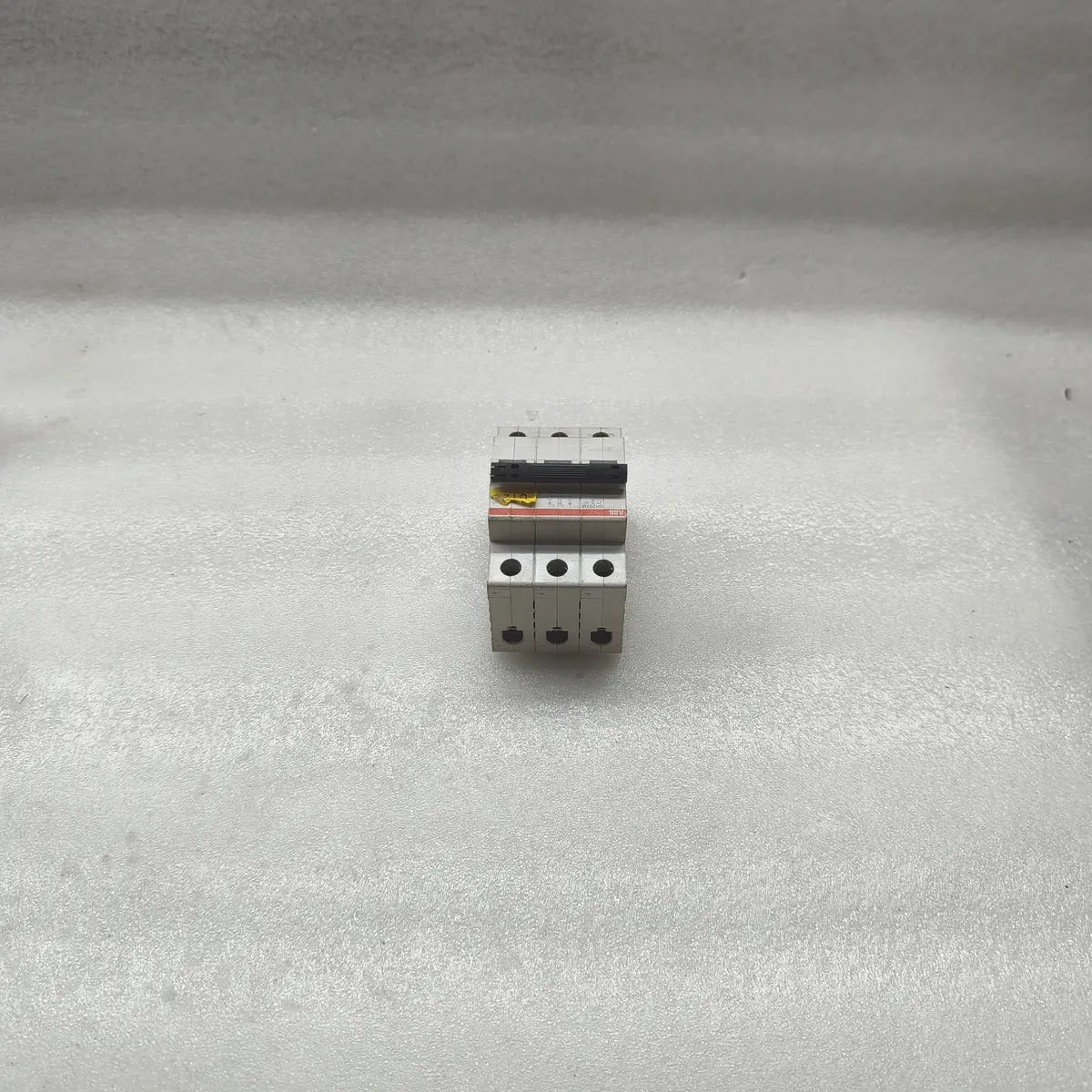 ABB SH203M C2 Miniature Circuit Breaker 2A 3-Pole 400V 10kA IEC/EN 60898-1