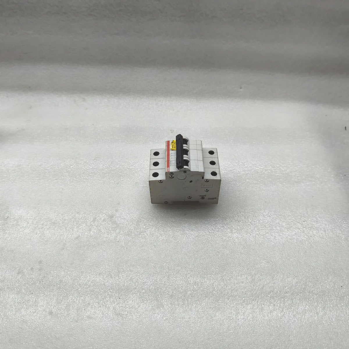 ABB SH203M C2 Miniature Circuit Breaker 2A 3-Pole 400V 10kA IEC/EN 60898-1