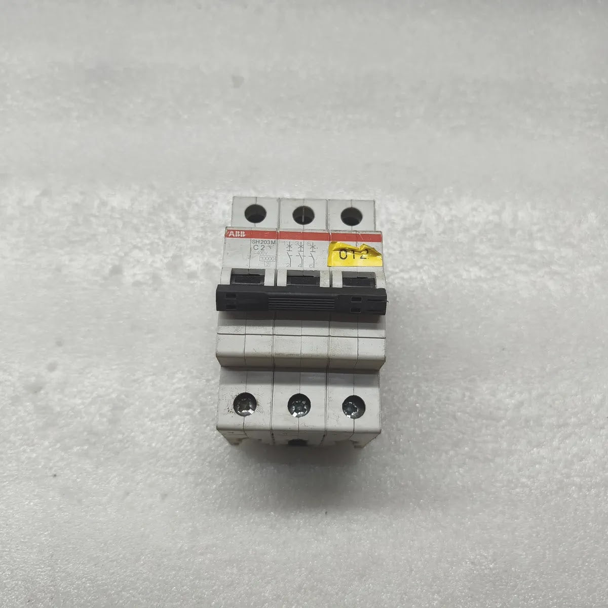 ABB SH203M C2 Miniature Circuit Breaker 2A 3-Pole 400V 10kA IEC/EN 60898-1