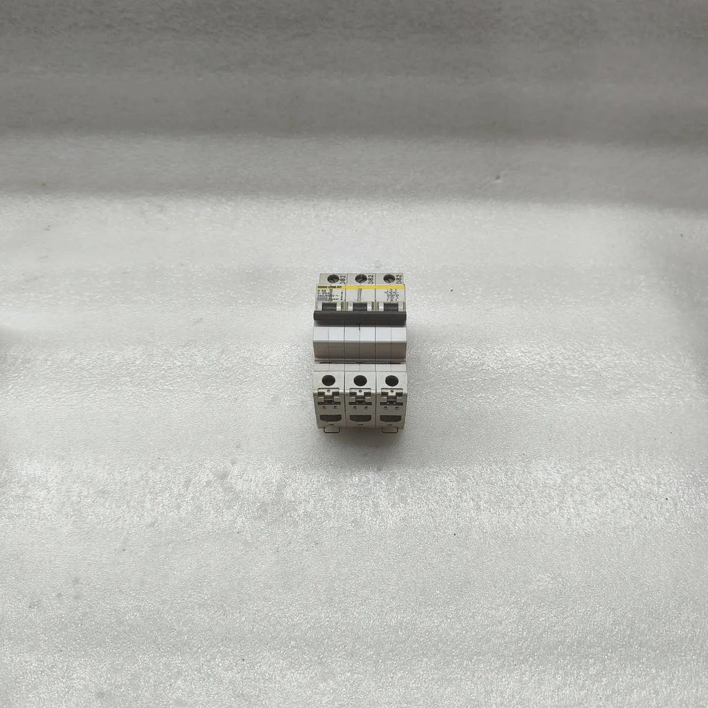 Unelec D 32 Miniature Circuit Breaker 3-Pole U-20A 380/415V 6000/10000 IEC