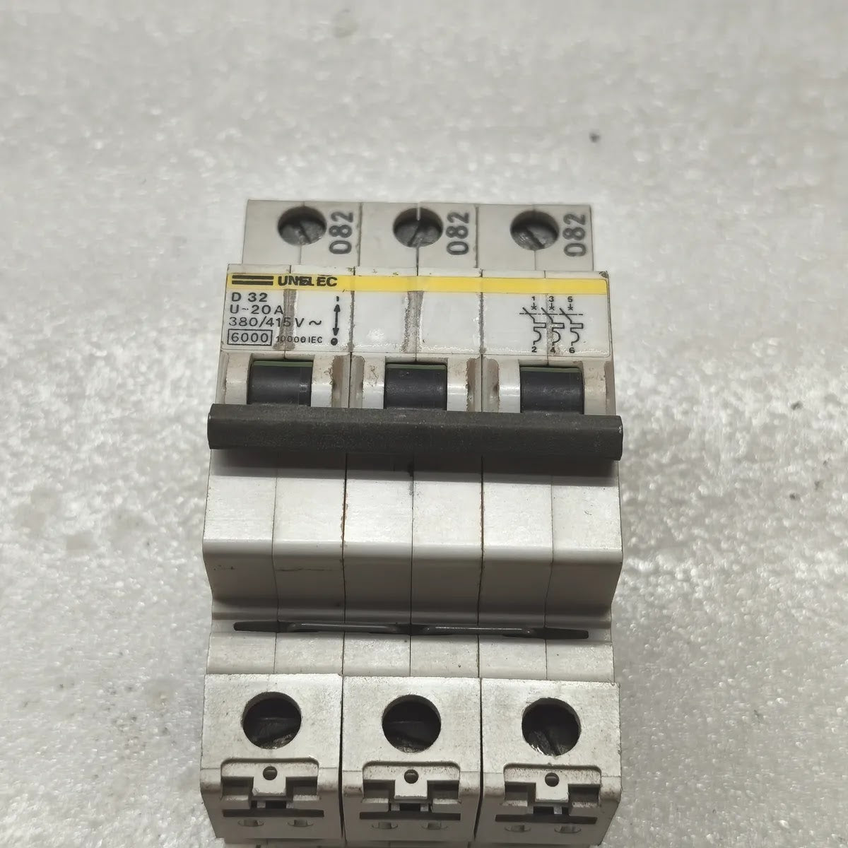 Unelec D 32 Miniature Circuit Breaker 3-Pole U-20A 380/415V 6000/10000 IEC