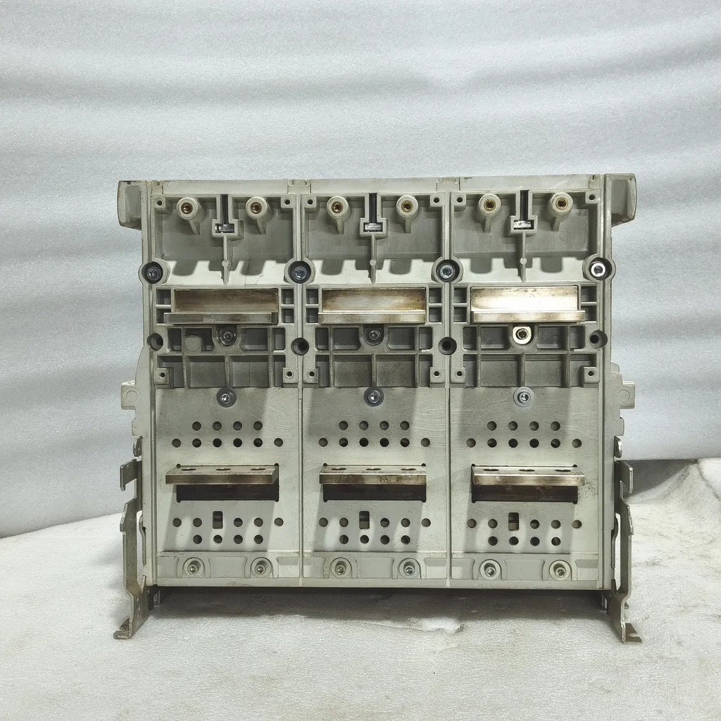 Siemens WL II 2000 S ACB 3WL1220-3FB36-4GA4 2000A 1000V CubicleBUS