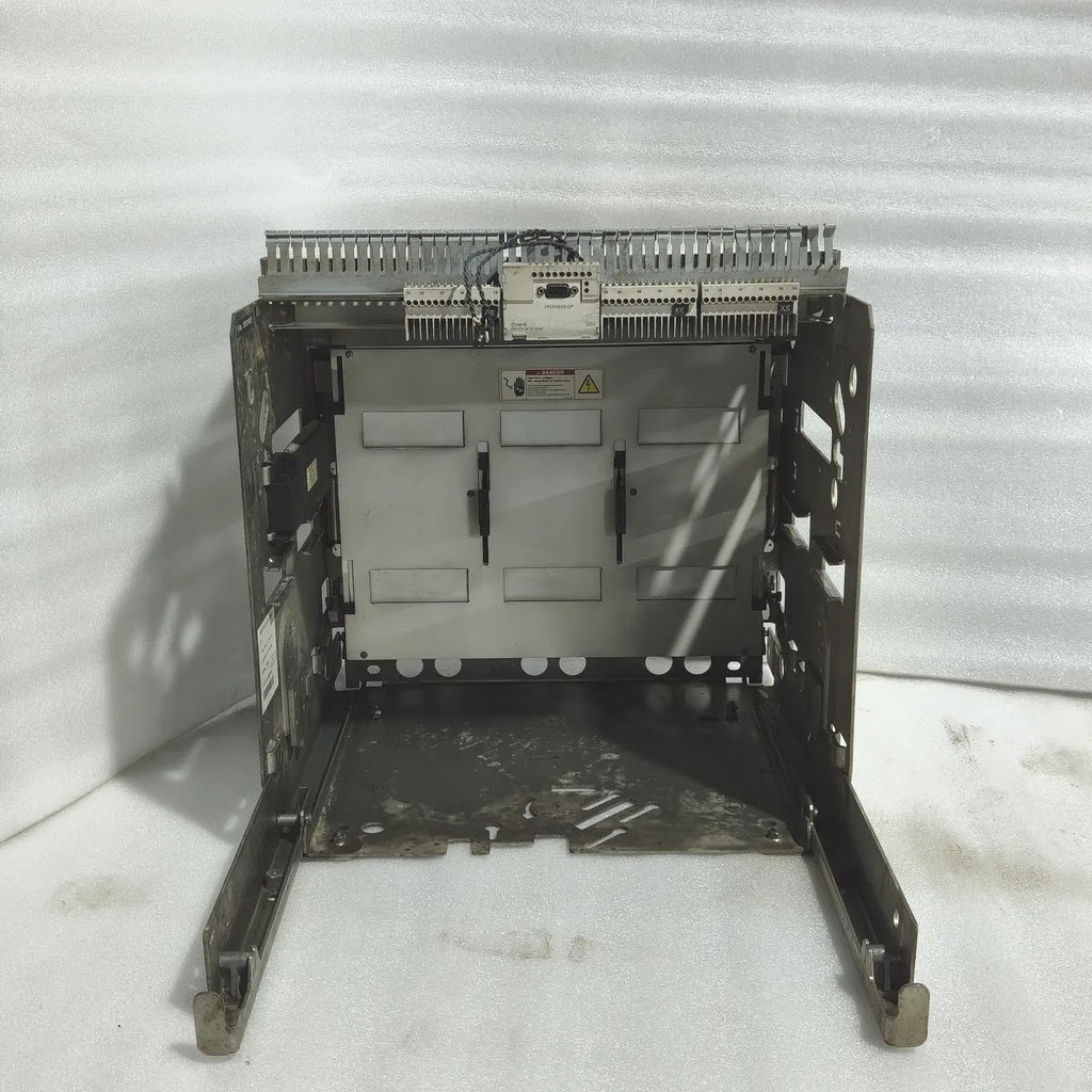 Siemens WL II 2000 S ACB 3WL1220-3FB36-4GA4 2000A 1000V CubicleBUS