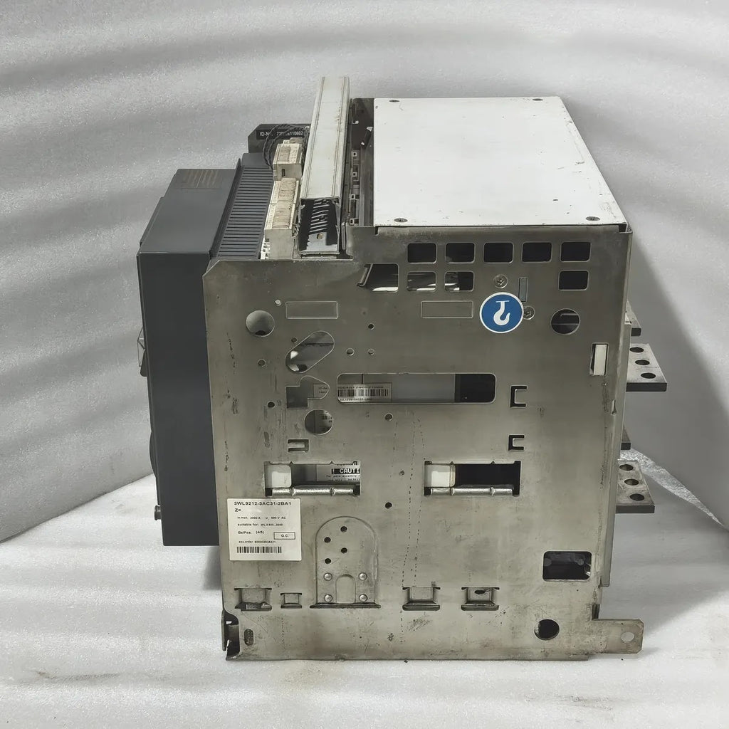 Siemens WL II 2000 S ACB 3WL1220-3FB36-4GA4 2000A 1000V CubicleBUS