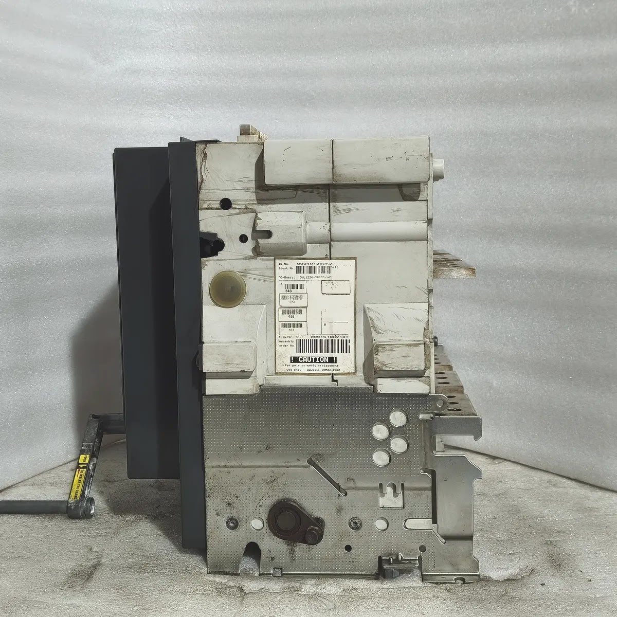 Siemens 3WL1220-3FB36-4GA4 WL II 2000S Air Circuit Breaker PROFIBUS ETU45B