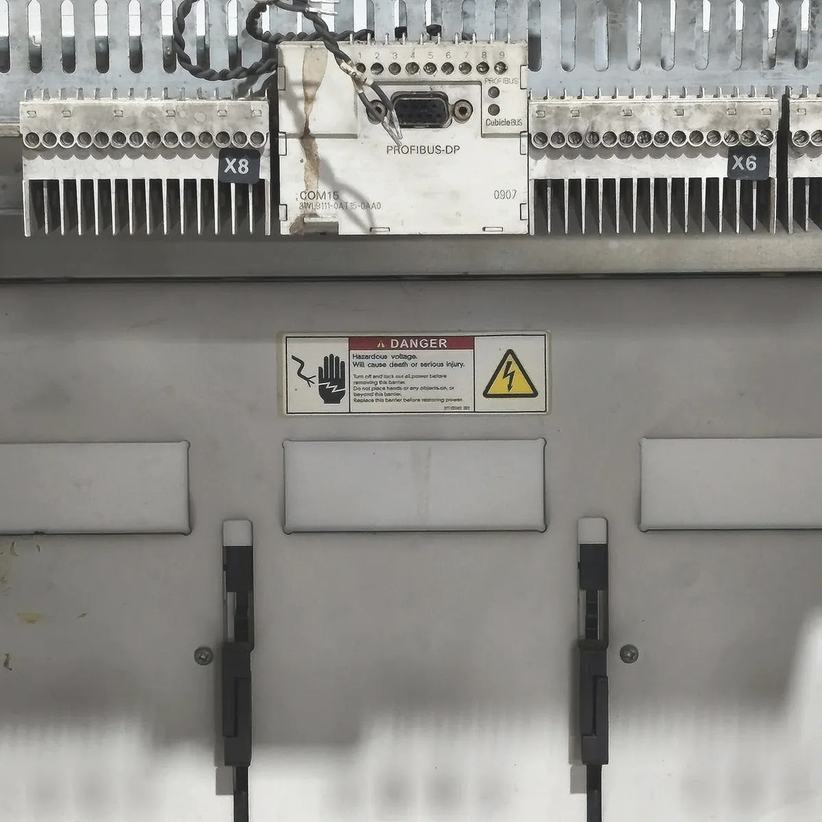 Siemens 3WL1220-3FB36-4GA4 WL II 2000S Air Circuit Breaker PROFIBUS ETU45B
