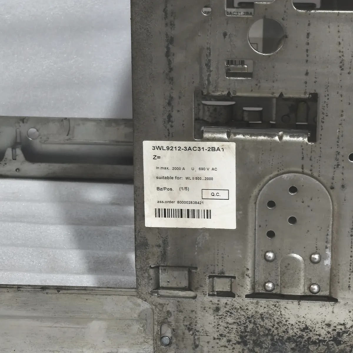 Siemens 3WL1220-3FB36-4GA4 WL II 2000S Air Circuit Breaker PROFIBUS ETU45B