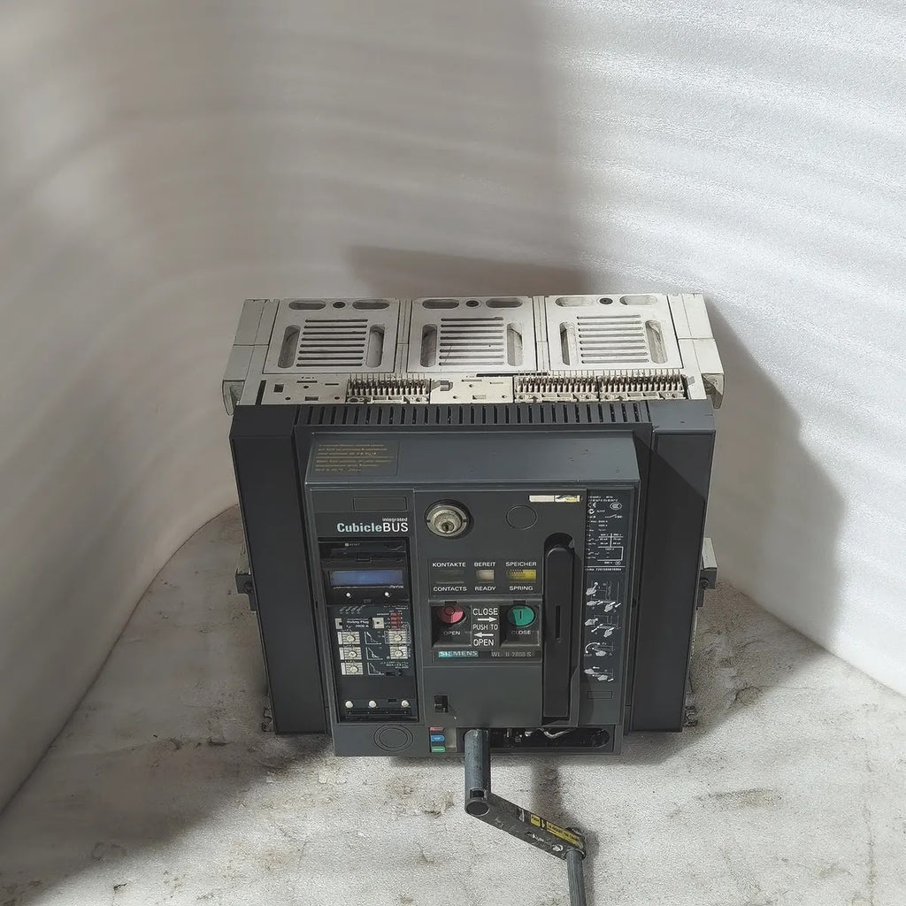 Siemens 3WL1220-3FB36-4GA4 WL II 2000S Air Circuit Breaker PROFIBUS ETU45B