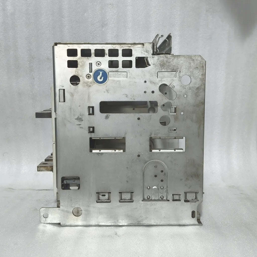 Siemens WL I 1250 N Air Circuit Breaker 3WL1112-2CB45-4GS4-Z 1250A 690V ETU25B