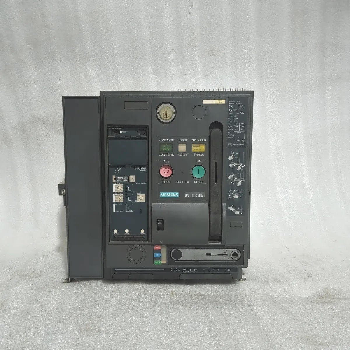 Siemens WL I 1250 N Air Circuit Breaker 3WL1112-2CB45-4GS4-Z 1250A 690V ETU25B