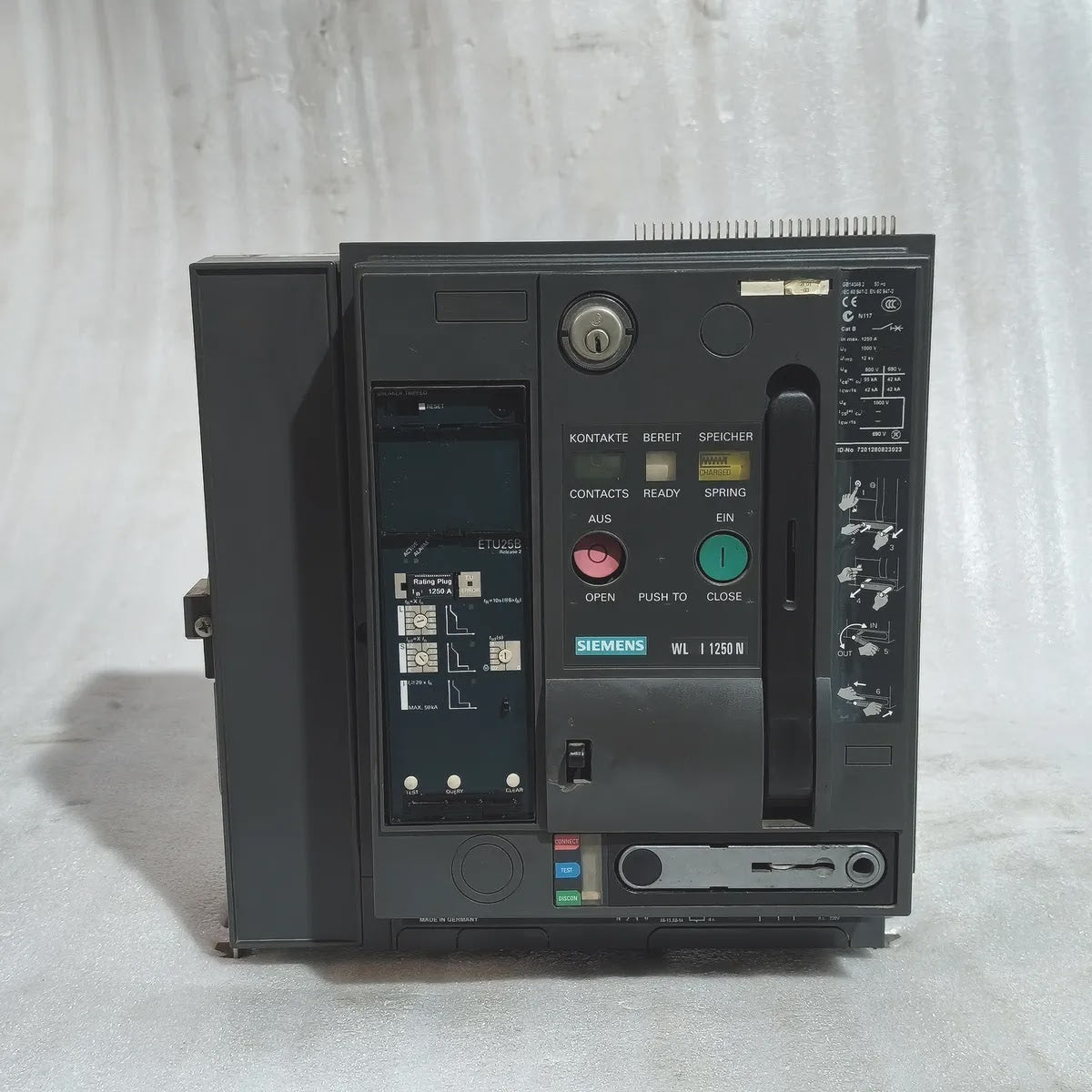 Siemens WL I 1250 N Air Circuit Breaker ETU25B 1250A 3WL1116-3AS42-1AA2 4-Pole