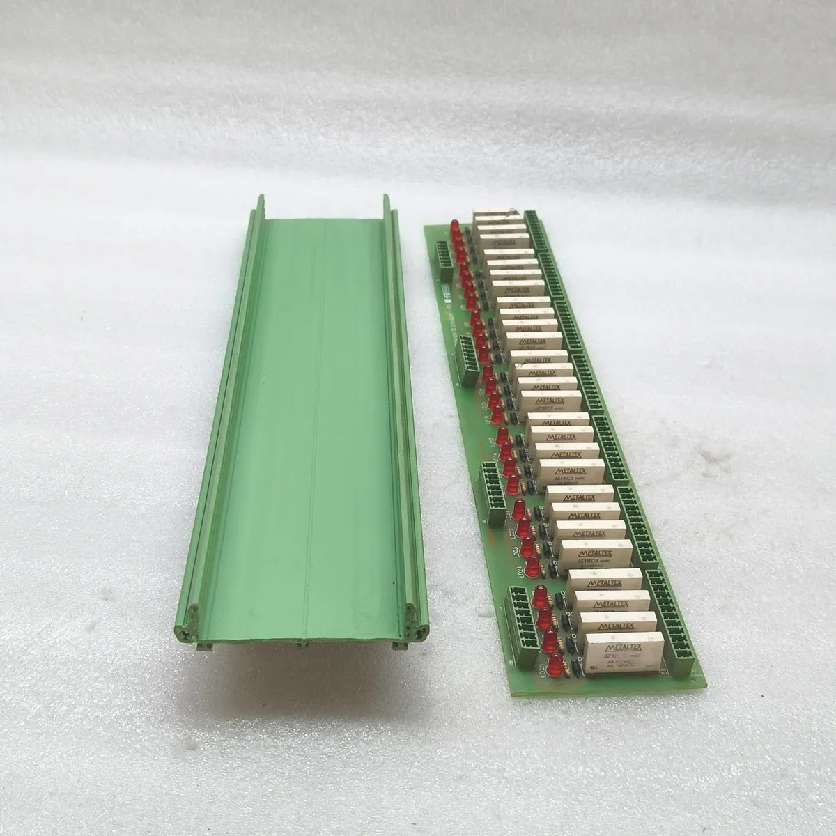 AKF 323606 Relay Isolation Interface Board 28 Channel 24VDC