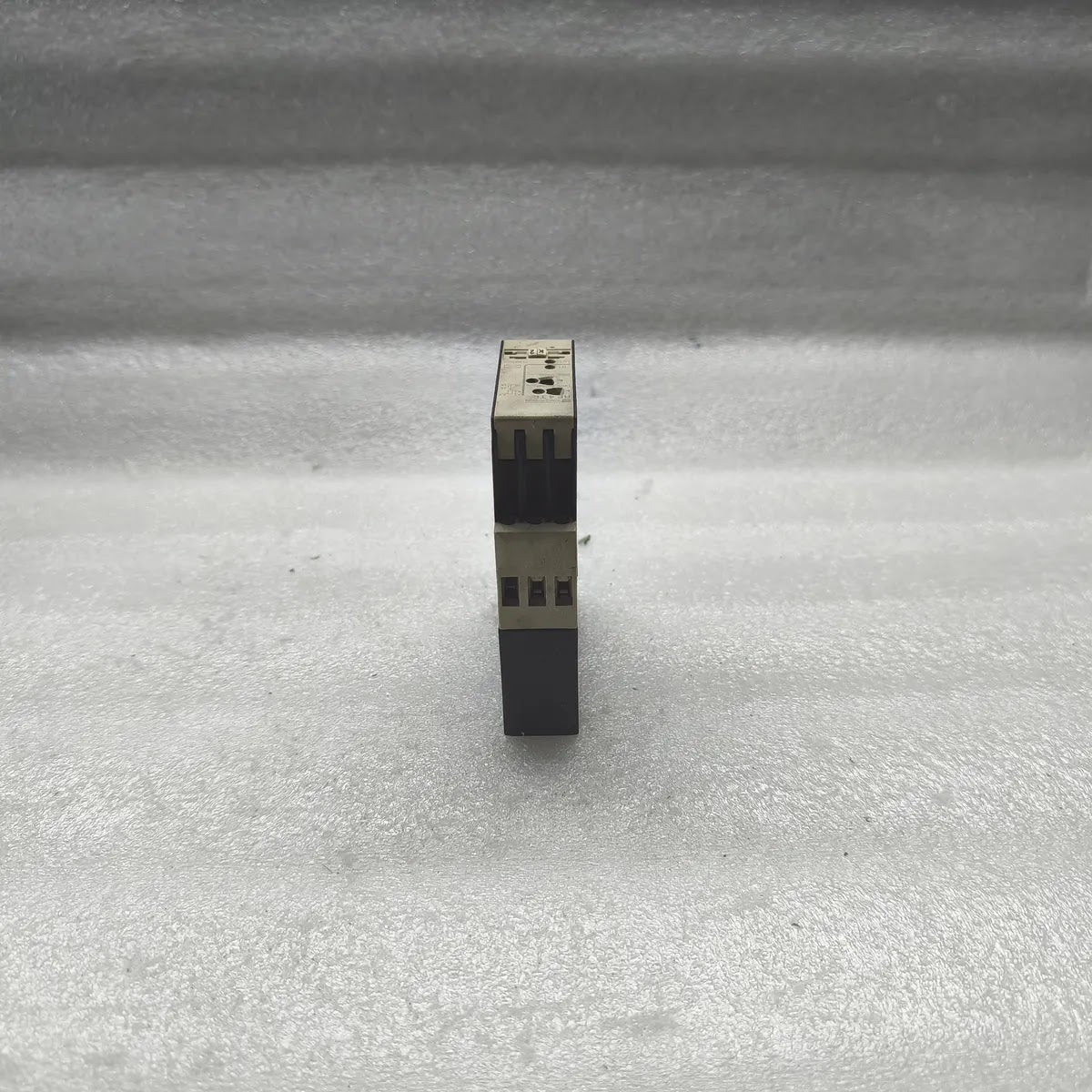 TELEMECANIQUE RE4TL11BU Timing Relay 110-240V 0.05s-300h