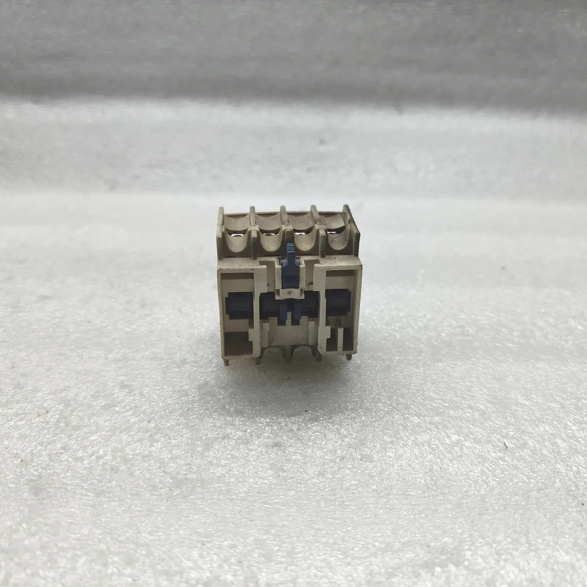 TELEMECANIQUE LADN22 Auxiliary Contact Block 2NO+2NC 10A 690V