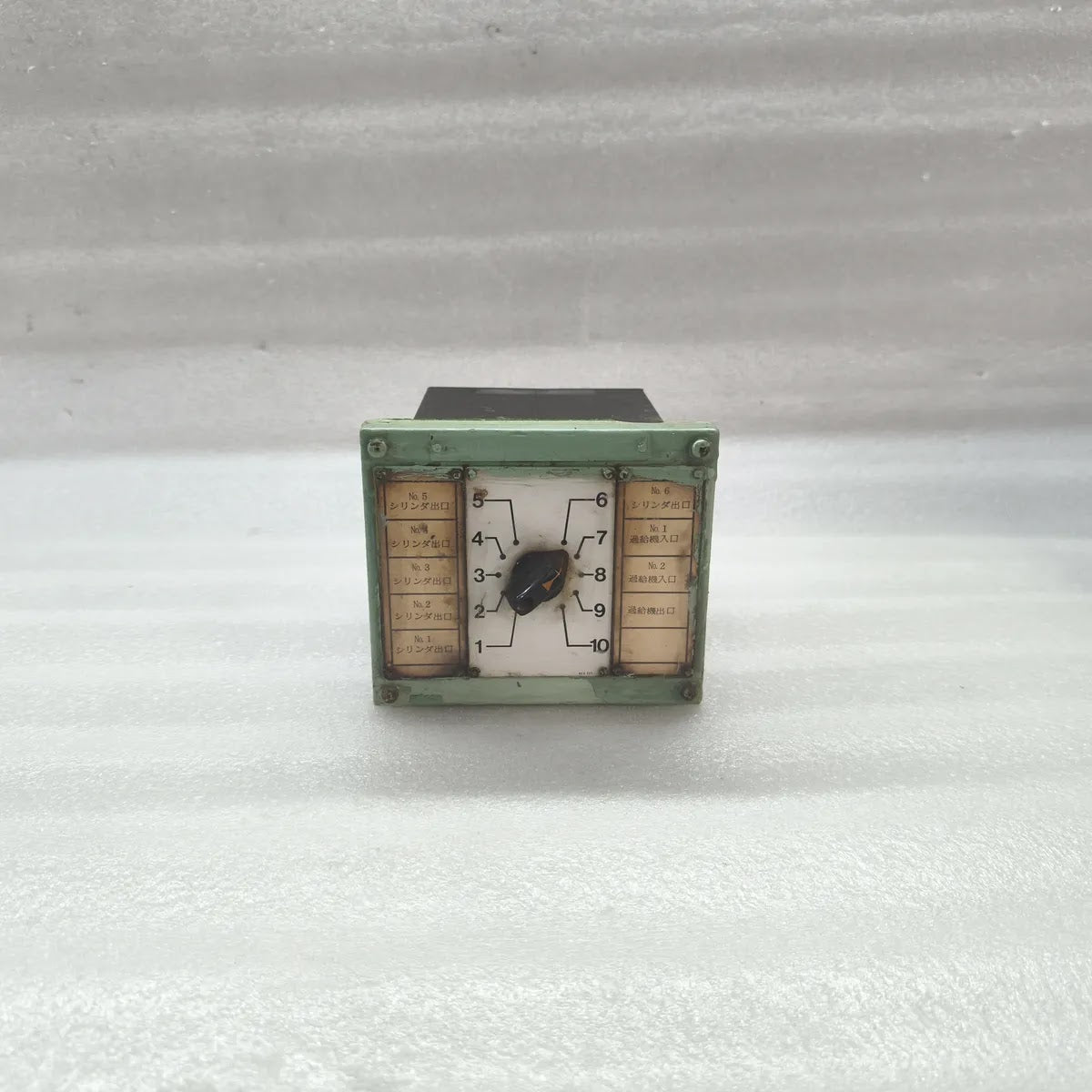 Marine ENGINE CYLINDER EXHAUST GAS TEMPERATURE Selector Switch Indicator Panel
