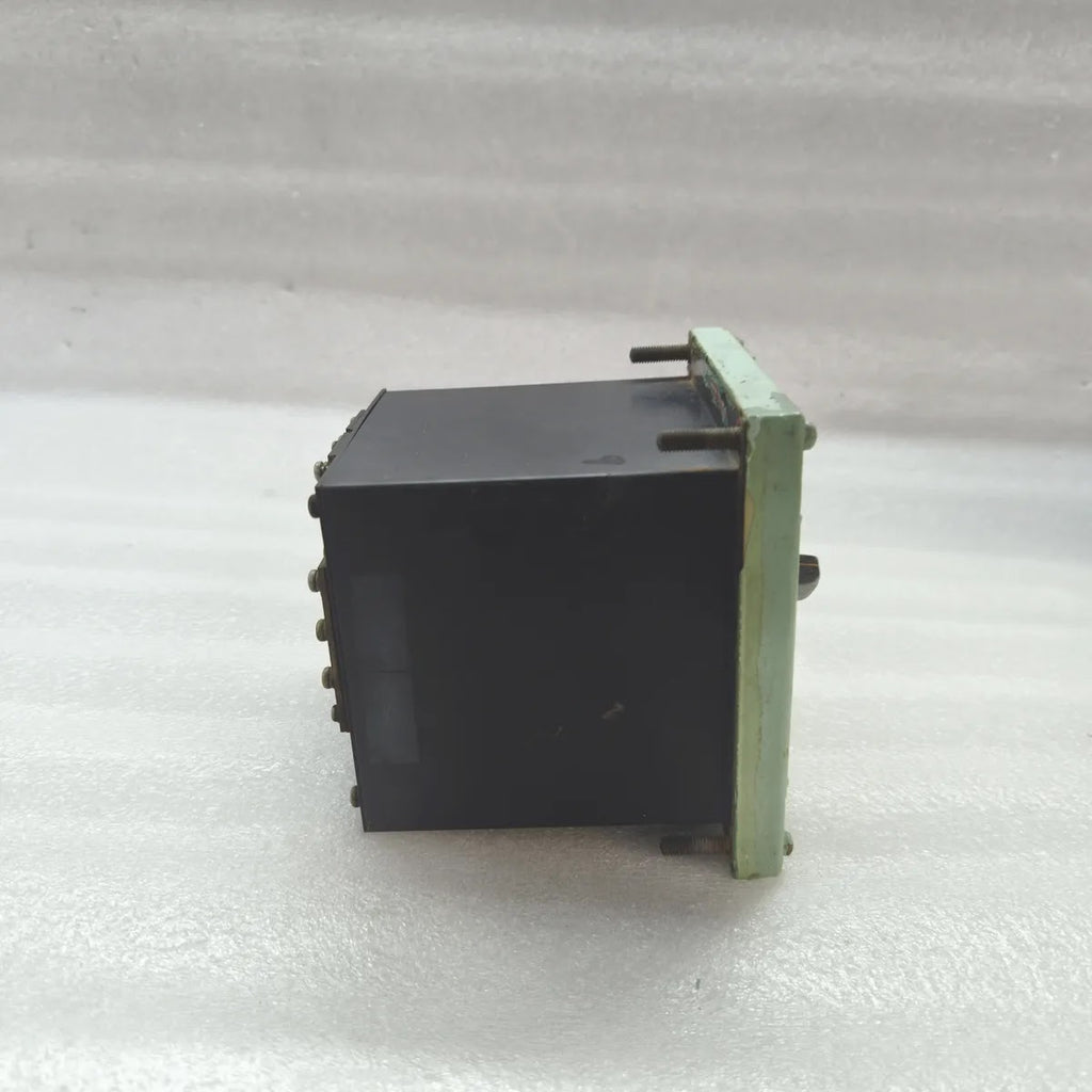 Marine ENGINE CYLINDER EXHAUST GAS TEMPERATURE Selector Switch Indicator Panel